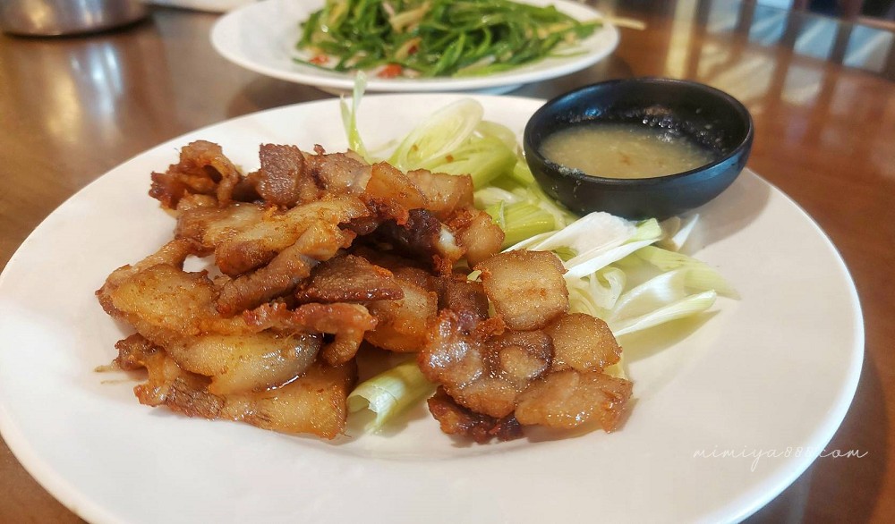 【桃園美食】老地方客家菜｜連平日都大爆滿的超人氣老店，傳統客家美味飄香近30年