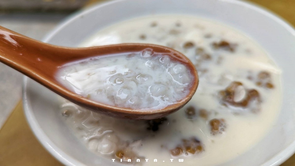 【嘉義美食】桃城豆花光華店｜廢棄老醫館變身復古老宅風文青豆花店，低消35元不限時待一天