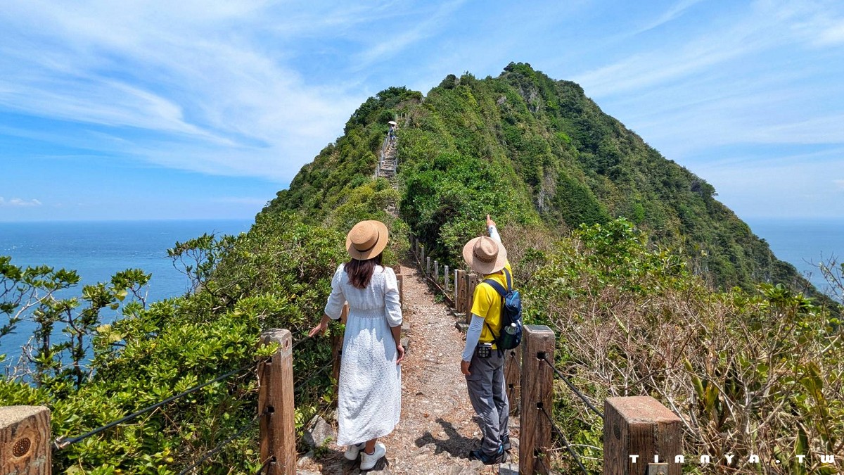 【基隆景點】2024基隆嶼登島攻略：開放時間&登島申請、絕美海景步道繞島行程大公開