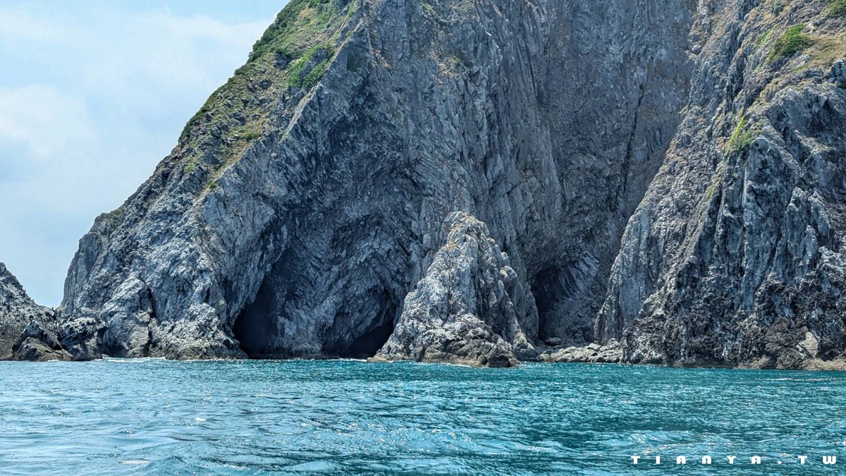 【基隆景點】2024基隆嶼登島攻略：開放時間&登島申請、絕美海景步道繞島行程大公開