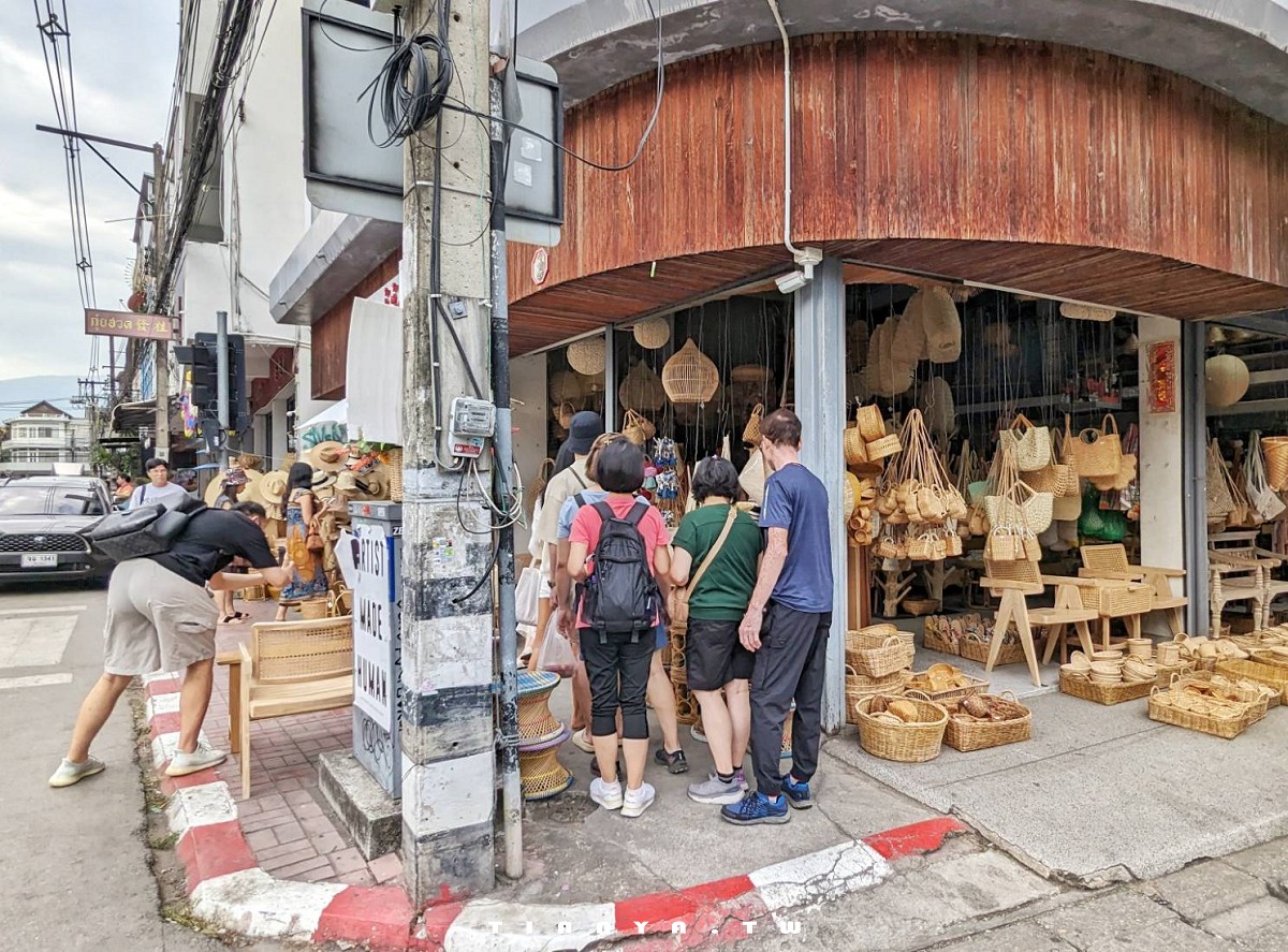 【泰國購物】清邁必逛「藤編一條街」，平價藤編包、草編帽、飾品、傢俱掃貨據點，藤編控會買到失心瘋