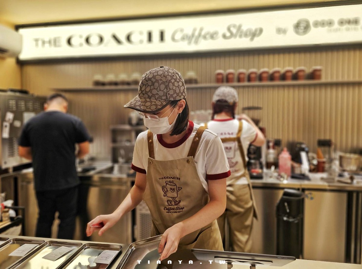 【台北美食】COACH PLAY｜全台首間「The COACH Coffee Shop」進駐赤峰街百年紅磚老宅，結合時尚精品與咖啡、甜品的打卡熱點