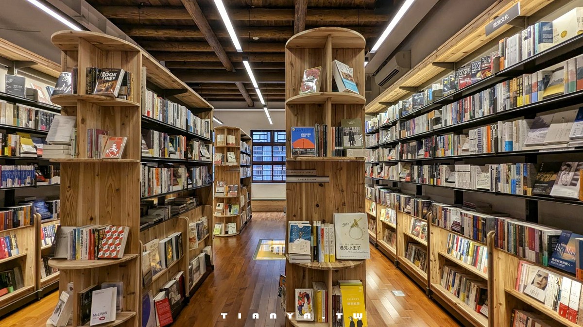 【台北景點】郭怡美書店｜隱身大稻埕百年街屋的獨立書店，以老屋美學佐書香、咖啡香，為閱讀營造無與倫比的儀式感