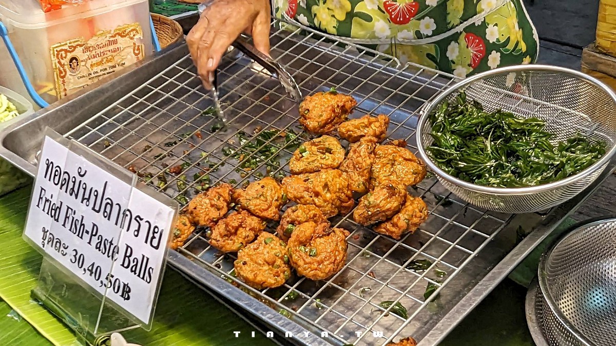 【清邁景點】清邁周六夜市｜清邁必逛人氣市集，每周六封街擺攤，一條街滿足購物、美食、逛街樂趣