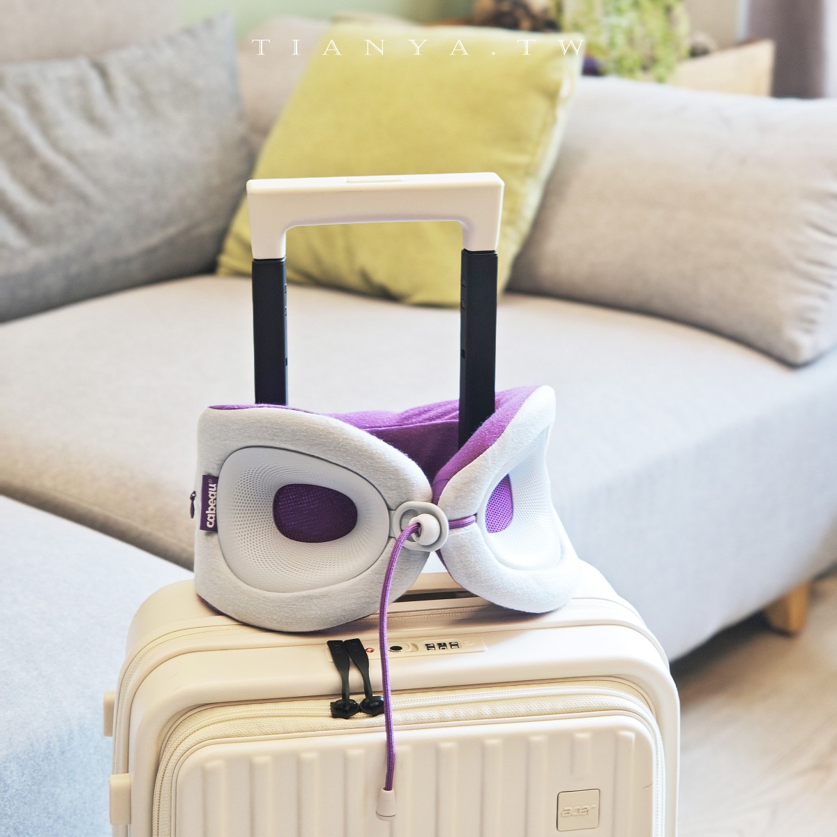 Cabeau 旅行頸枕「  TNE S3」&「Evolution X」大評比，搭飛機、火車、高鐵、長途旅行必備好物