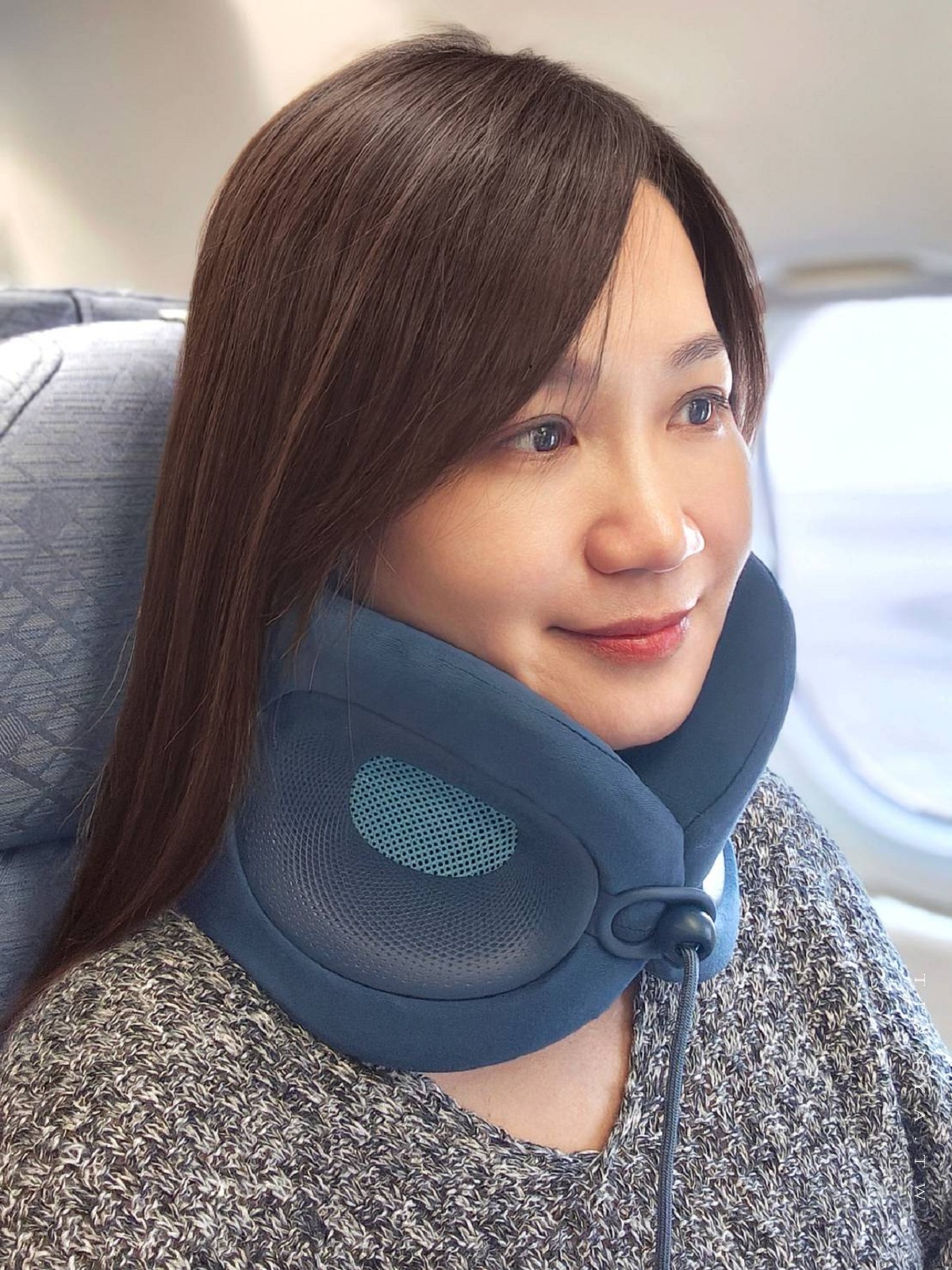 Cabeau 旅行頸枕「  TNE S3」&「Evolution X」大評比，搭飛機、火車、高鐵、長途旅行必備好物