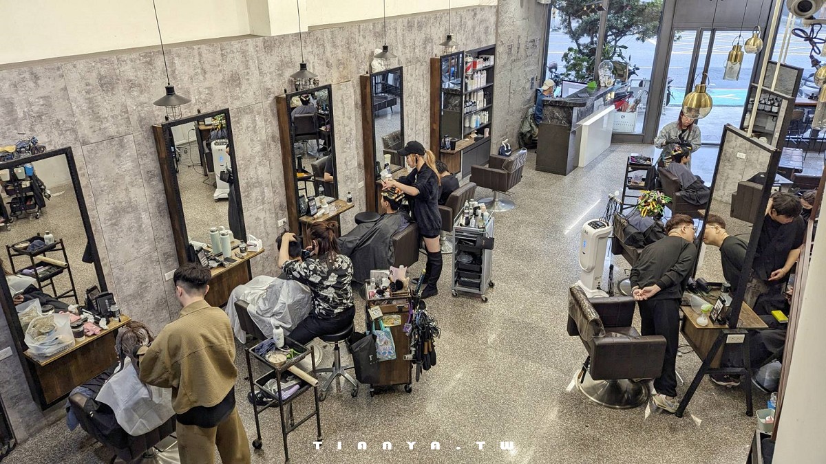 【TiAM Hair 中壢延平店】強大的韓風修容剪髮術直接減齡10歲，搭配2025年度代表色「摩卡慕斯」髮色，打造溫柔系質感髮型