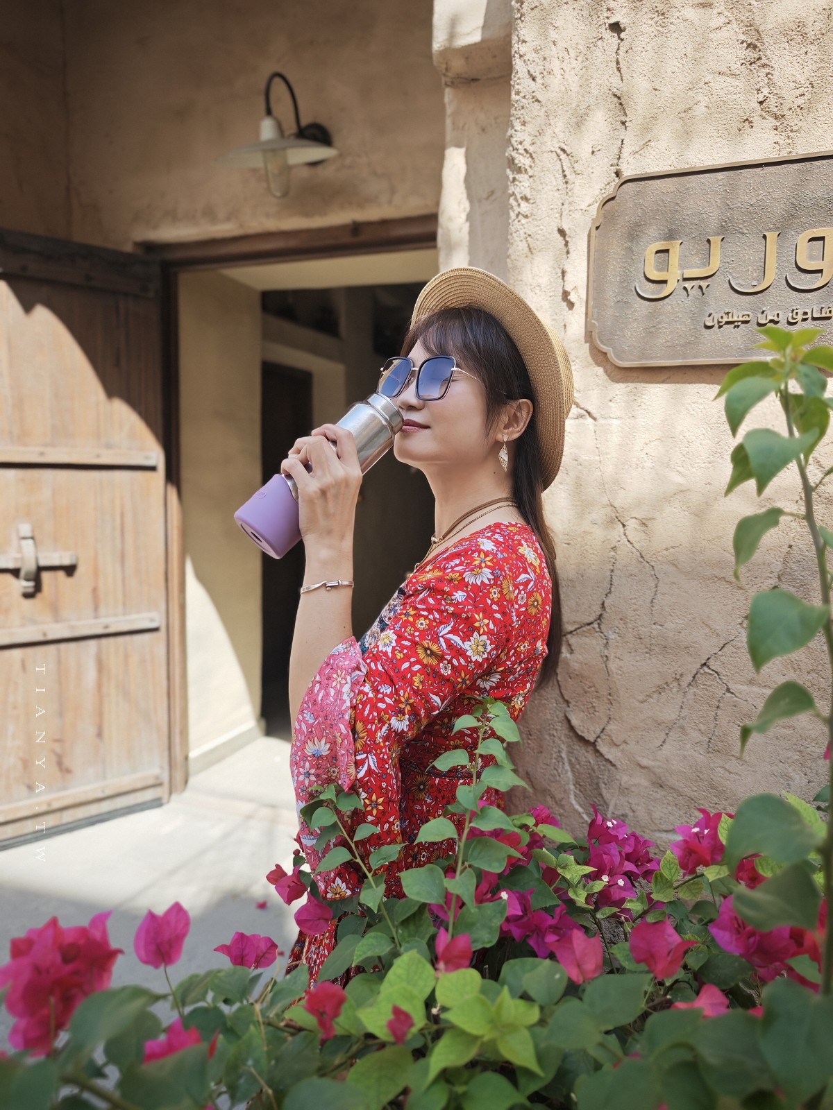 【鈦工坊 TiKOBO 二代袋鼠瓶】不卡色、不留異味的純鈦保溫瓶，輕量化、無塗層、內藏吸管，4種容量、8款色系自由選