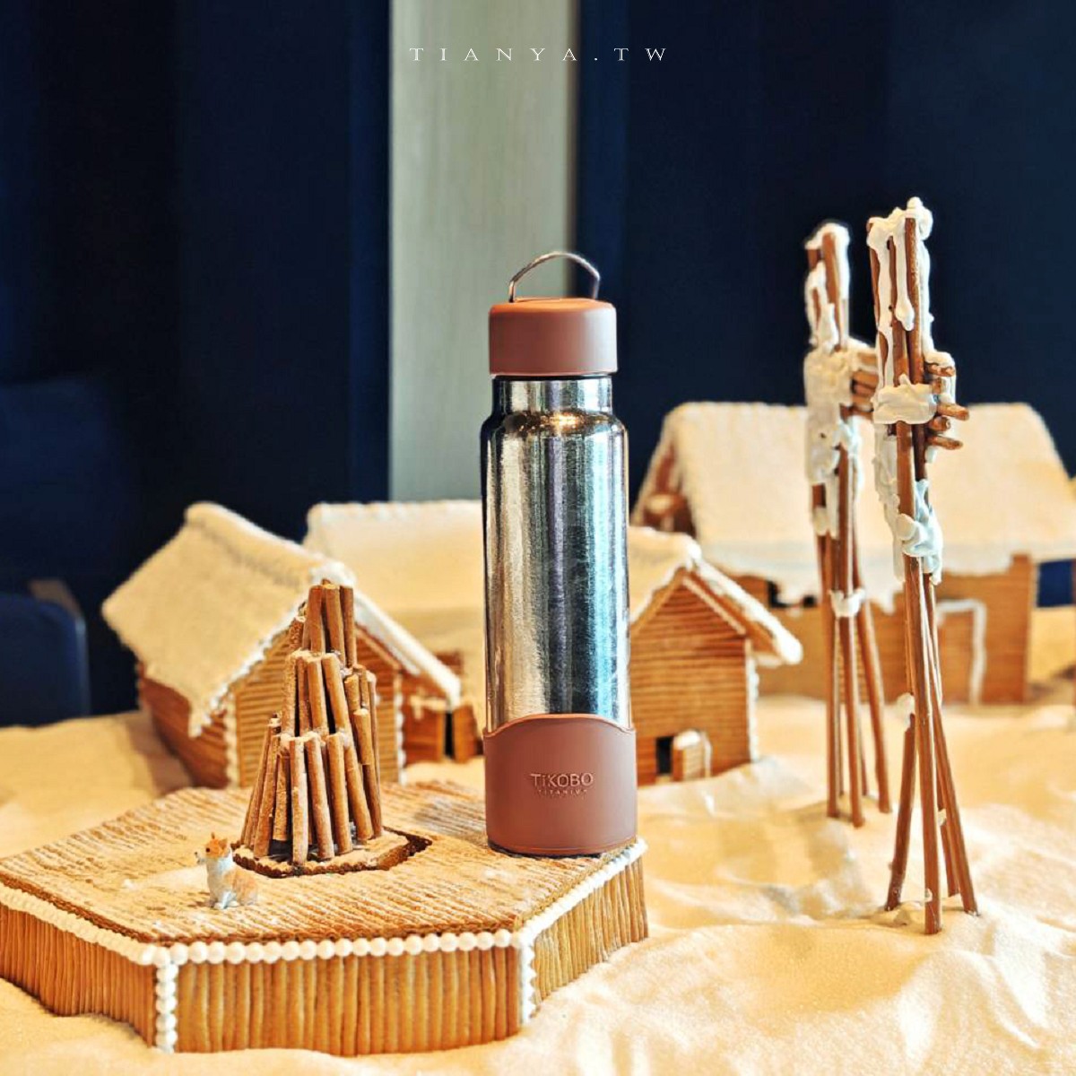【鈦工坊 TiKOBO 二代袋鼠瓶】不卡色、不留異味的純鈦保溫瓶，輕量化、無塗層、內藏吸管，4種容量、8款色系自由選