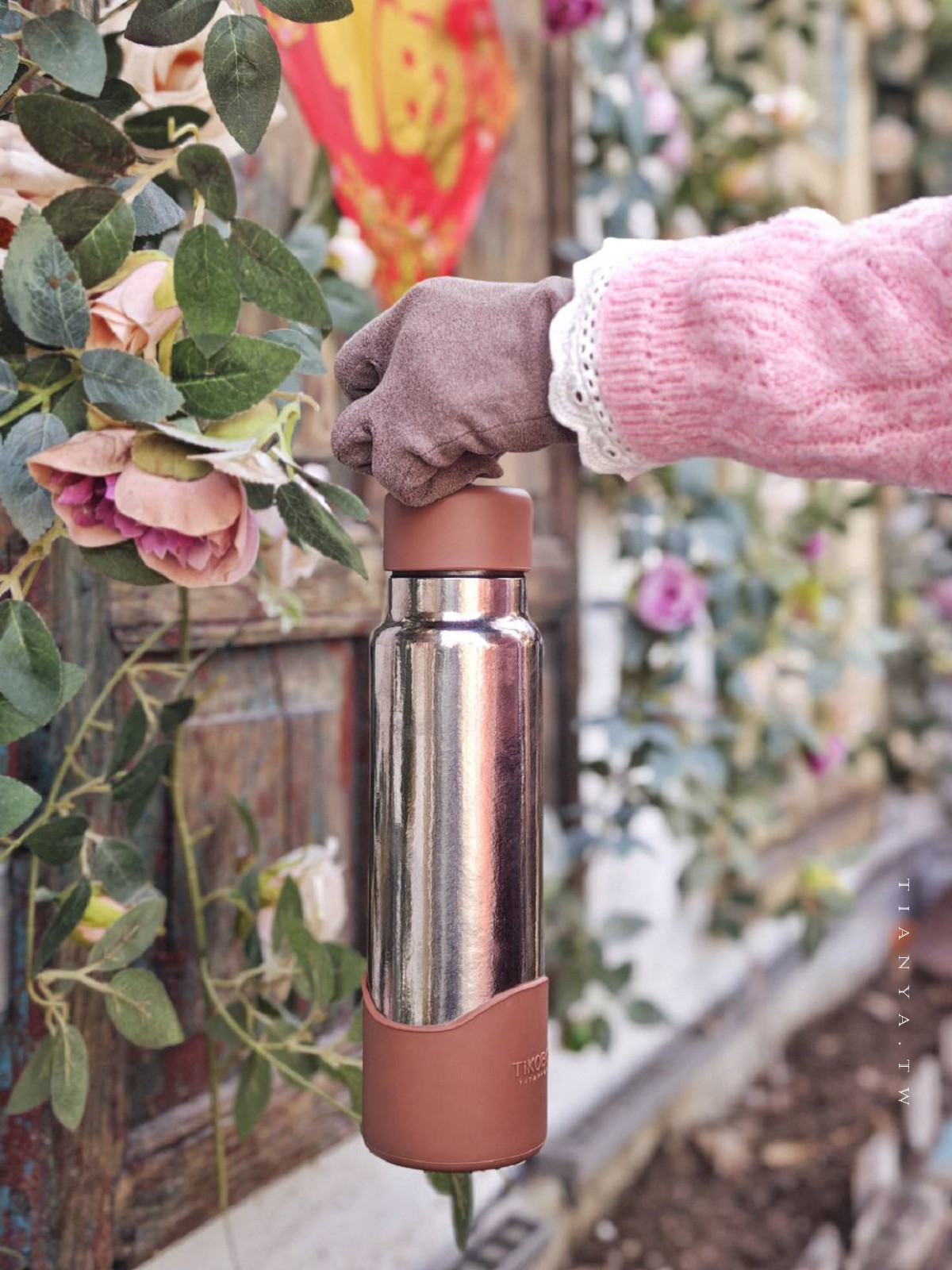 【鈦工坊 TiKOBO 二代袋鼠瓶】不卡色、不留異味的純鈦保溫瓶,輕量化、無塗層、內藏吸管,4種容量、8款色系自由選 【鈦工坊 TiKOBO 二代袋鼠瓶】不卡色、不留異味的純鈦保溫瓶,輕量化、無塗層、內藏吸管,4種容量、8款色系自由選