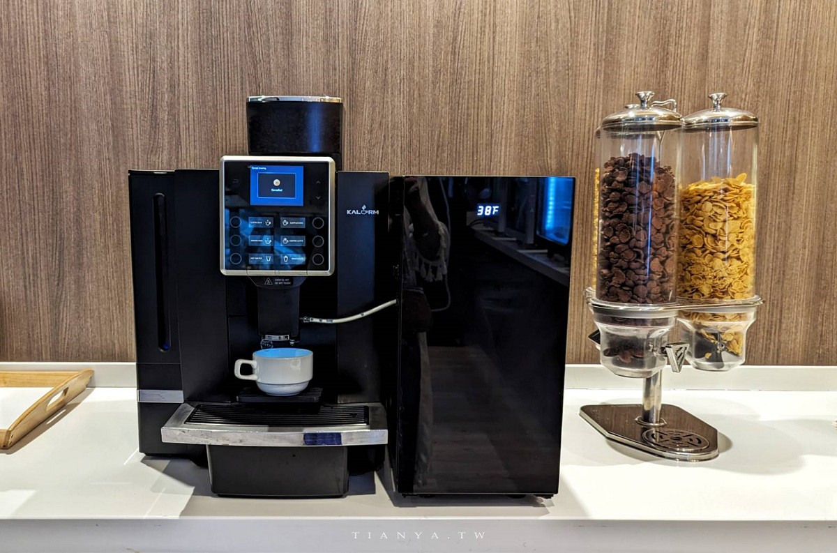 開箱曼谷 Miracle Lounge 機場貴賓室，持JCB信用卡、新貴通PP卡、龍騰卡可免費入場享用休憩空間和餐食