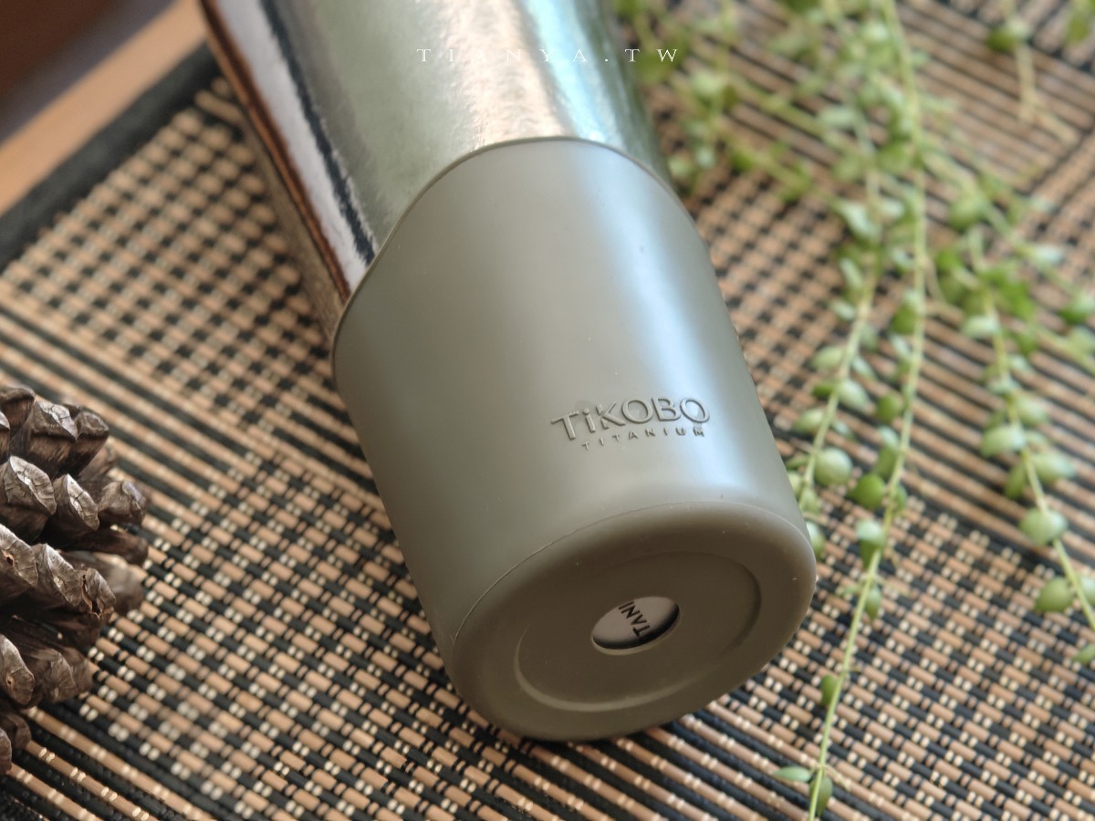 【鈦工坊 TiKOBO 二代鯨魚杯】炎炎夏日必備環保冰霸杯，純鈦材質超輕量、不殘留異味，專利蛋形內膽好清洗