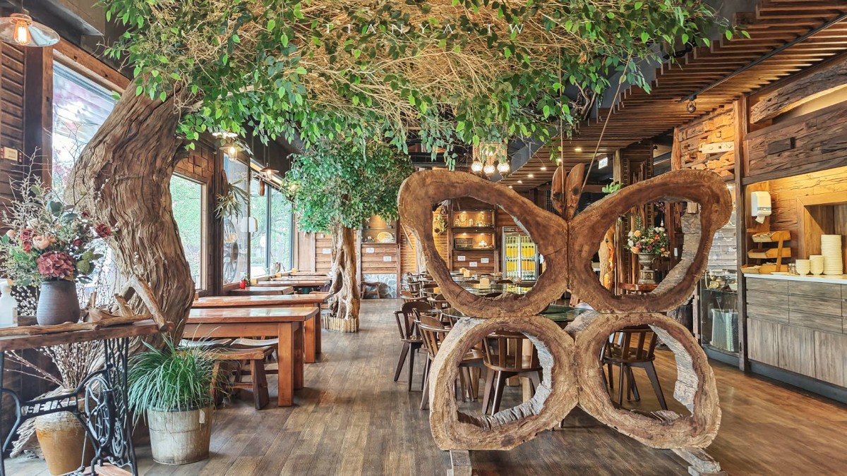 【松湖驛站】台九線秘境！烤雞餐廳後院竟然隱藏絕美落羽松水漾森林