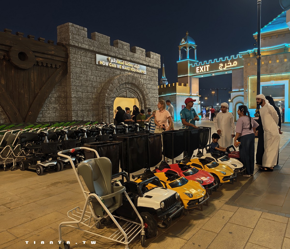 【杜拜地球村】冬季限定主題夜市，集結美食、購物、表演、遊樂設施，用一張門票環遊世界