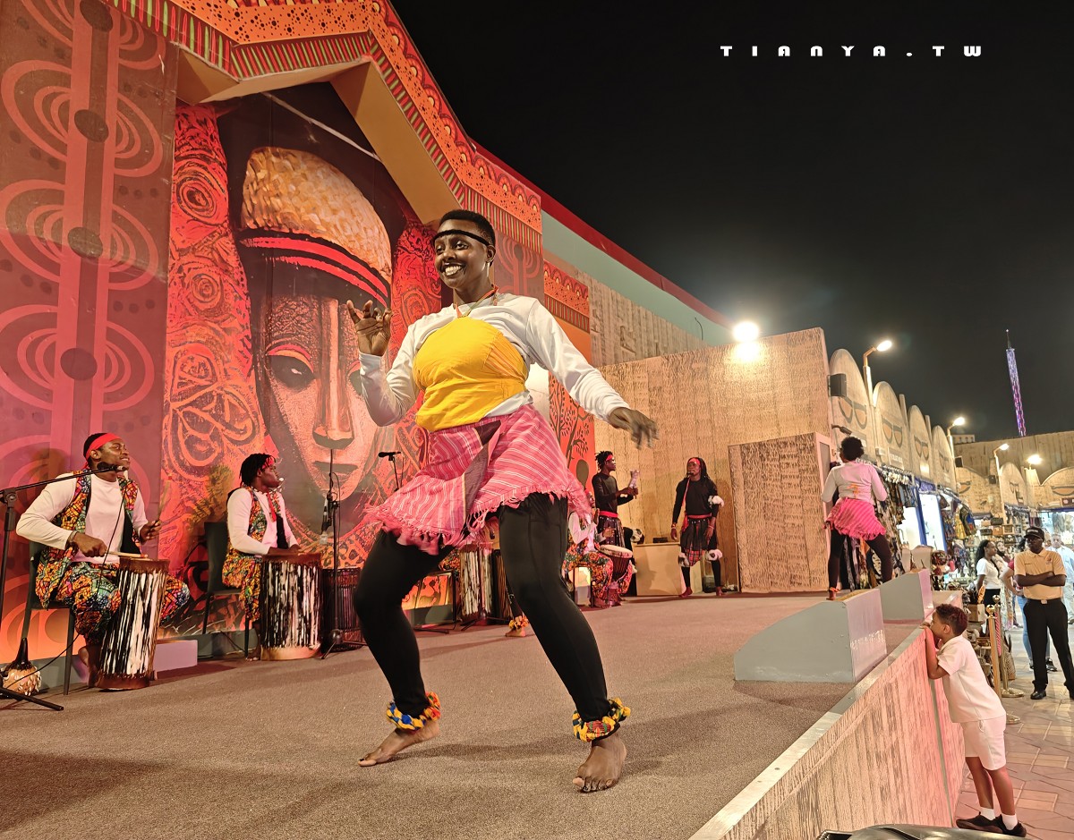 【杜拜地球村】冬季限定主題夜市，集結美食、購物、表演、遊樂設施，用一張門票環遊世界