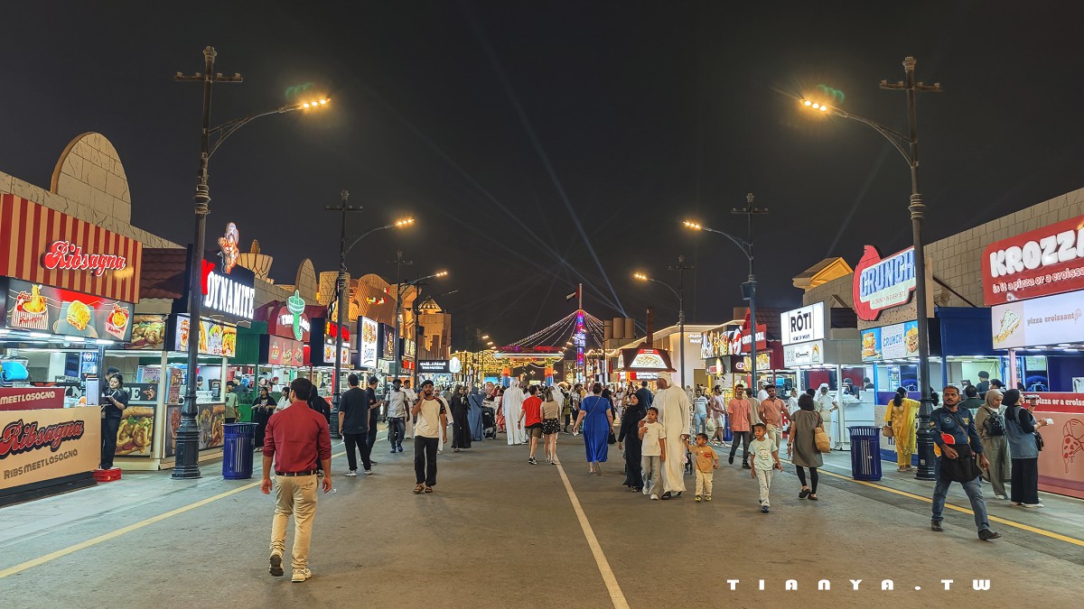 【杜拜地球村】冬季限定主題夜市，集結美食、購物、表演、遊樂設施，用一張門票環遊世界