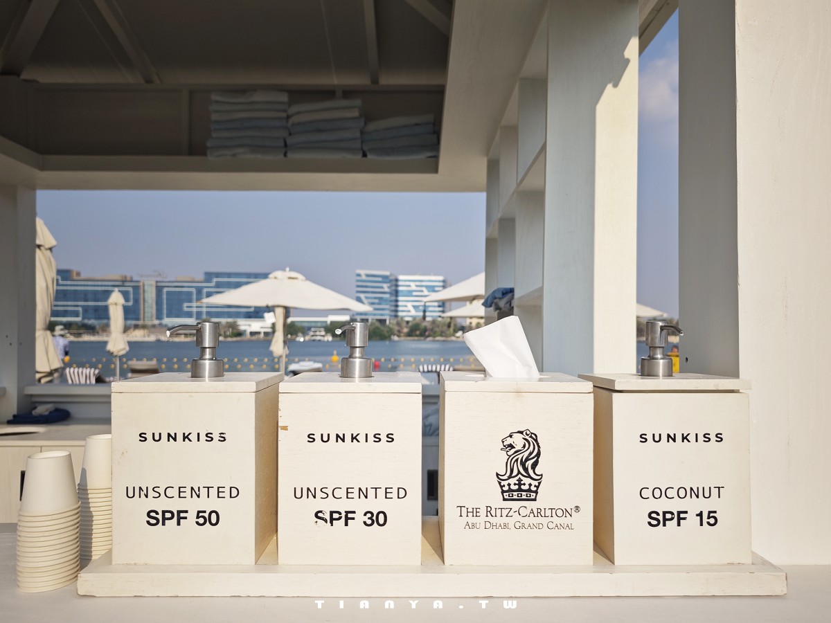 【阿布達比大運河麗思卡爾頓酒店】私人海灘、戶外泳池、海景陽台房、獨棟花園villa，近距離飽覽謝赫扎耶德大清真寺壯麗全景