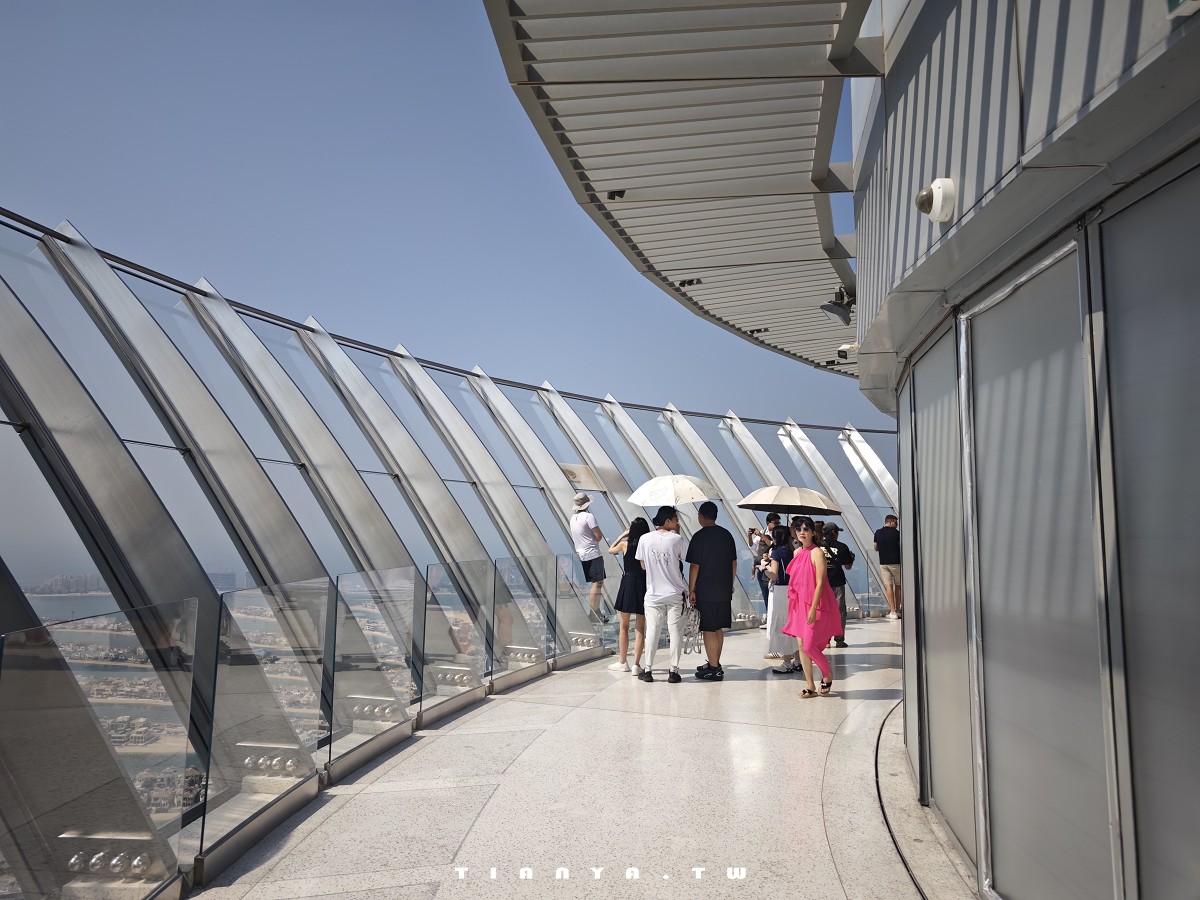 【棕櫚塔觀景台】360度環景高空眺望朱美拉棕櫚島無敵景觀，帆船酒店、波斯灣海景盡收眼底