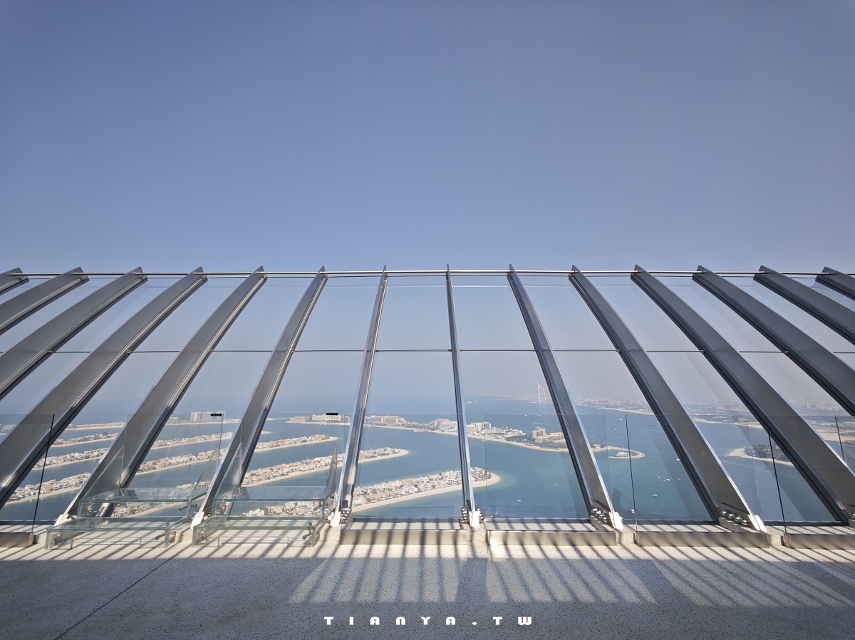 【棕櫚塔觀景台】360度環景高空眺望朱美拉棕櫚島無敵景觀，帆船酒店、波斯灣海景盡收眼底