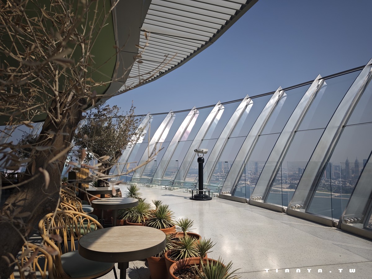 【棕櫚塔觀景台】360度環景高空眺望朱美拉棕櫚島無敵景觀，帆船酒店、波斯灣海景盡收眼底