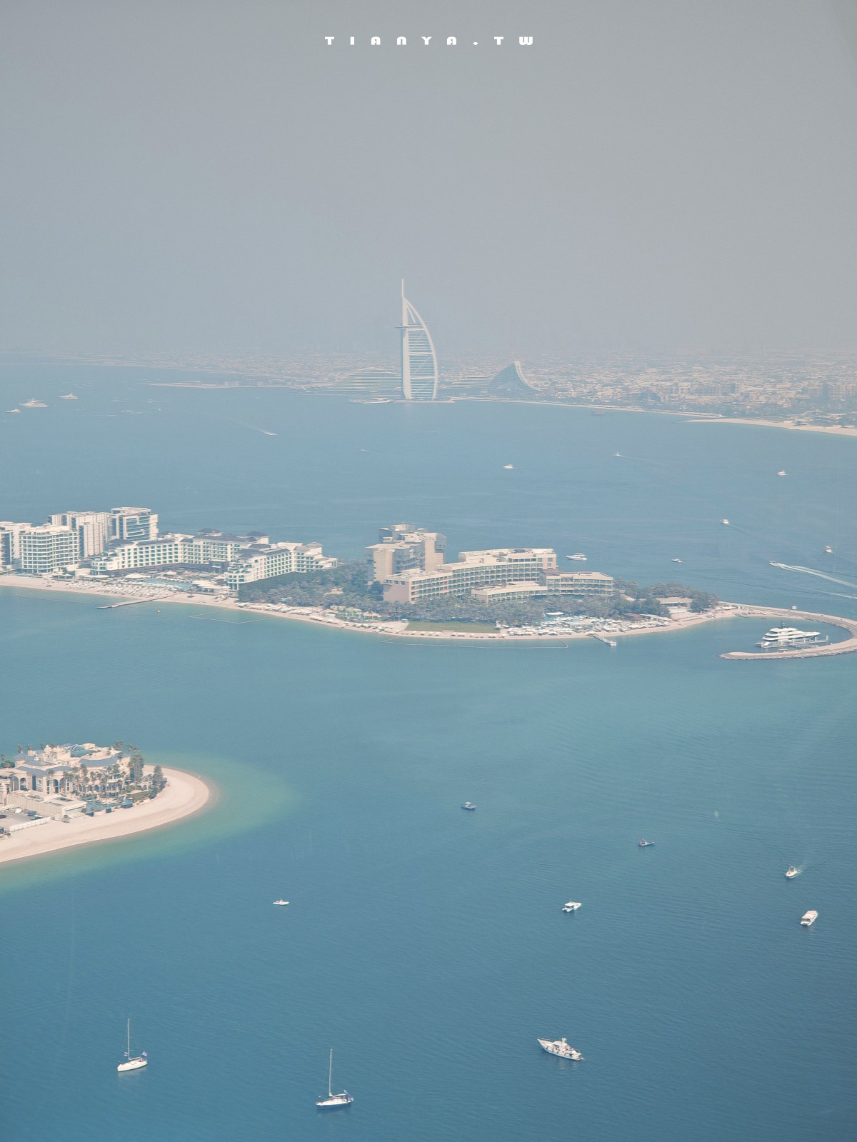 【棕櫚塔觀景台】360度環景高空眺望朱美拉棕櫚島無敵景觀，帆船酒店、波斯灣海景盡收眼底