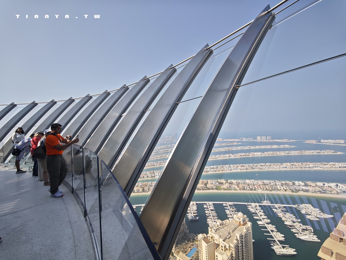 【棕櫚塔觀景台】360度環景高空眺望朱美拉棕櫚島無敵景觀，帆船酒店、波斯灣海景盡收眼底