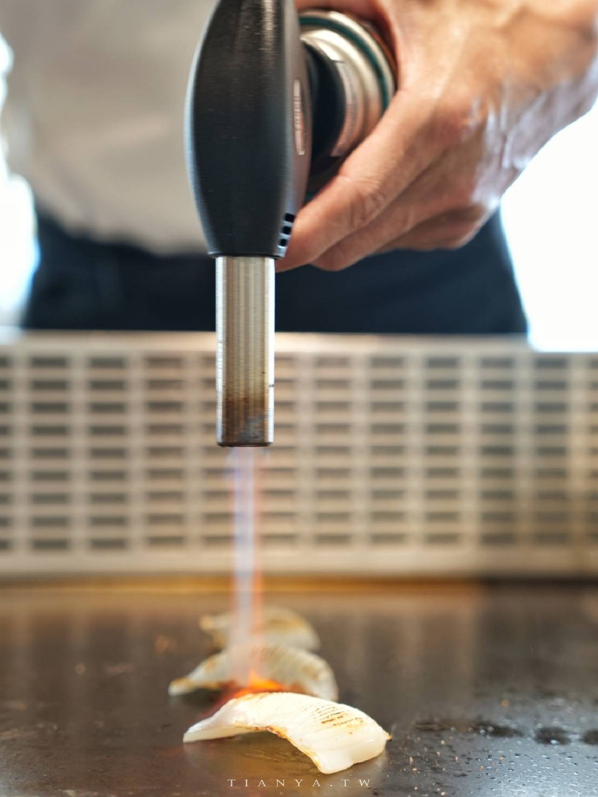 【明水然.樂 淡水店】河景第一排無菜單鐵板燒,活龍蝦、活鮑魚、日本A5和牛14道精緻料理$1600元起,慶生、約會首選 【明水然.樂 淡水店】河景第一排無菜單鐵板燒,活龍蝦、活鮑魚、日本A5和牛14道精緻料理$1600元起,慶生、約會首選