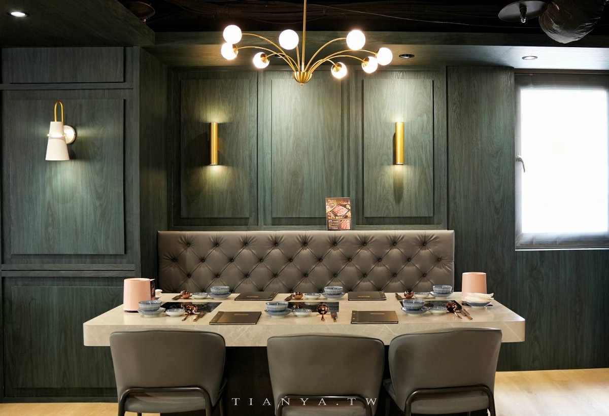 【新肉多多台北忠孝店】東區平日不限時高檔火鍋,專人剝蝦服務,累積消費點數兌換日本A5和牛 【新肉多多台北忠孝店】東區平日不限時高檔火鍋,專人剝蝦服務,累積消費點數兌換日本A5和牛