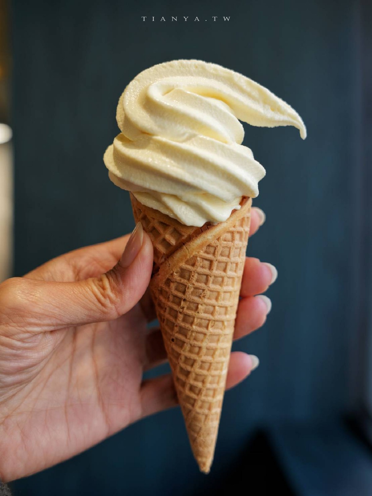 【新肉多多台北忠孝店】東區平日不限時高檔火鍋，專人剝蝦服務，累積消費點數兌換日本A5和牛