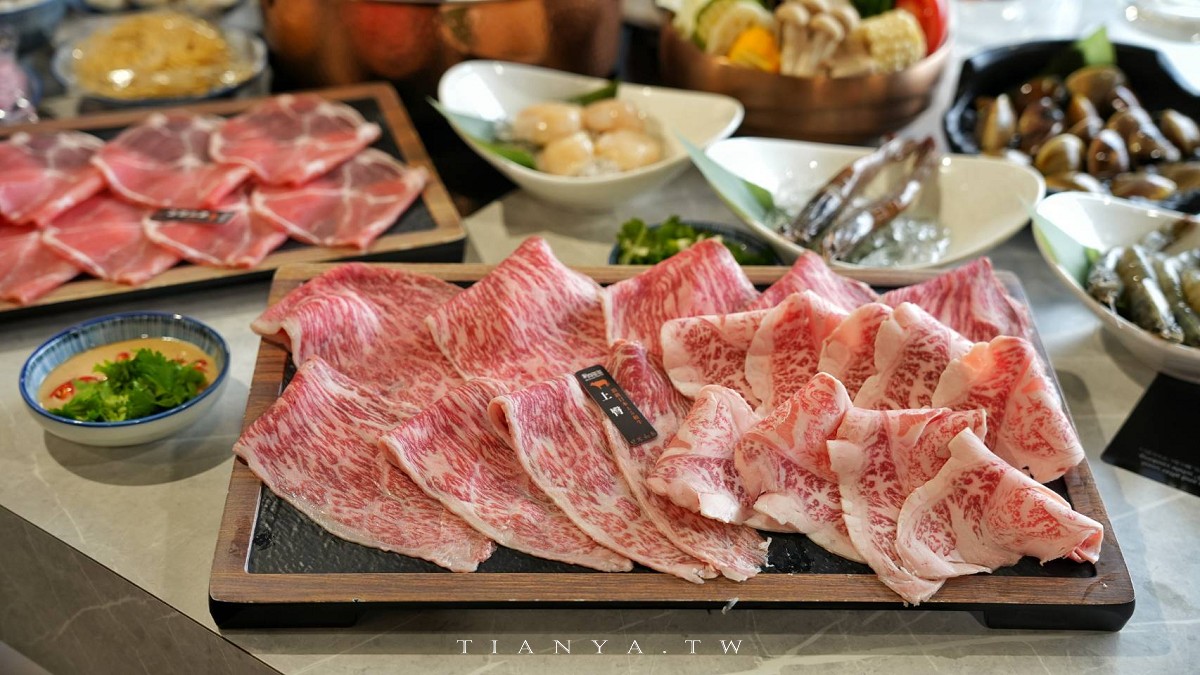 【新肉多多台北忠孝店】東區平日不限時高檔火鍋,專人剝蝦服務,累積消費點數兌換日本A5和牛 【新肉多多台北忠孝店】東區平日不限時高檔火鍋,專人剝蝦服務,累積消費點數兌換日本A5和牛