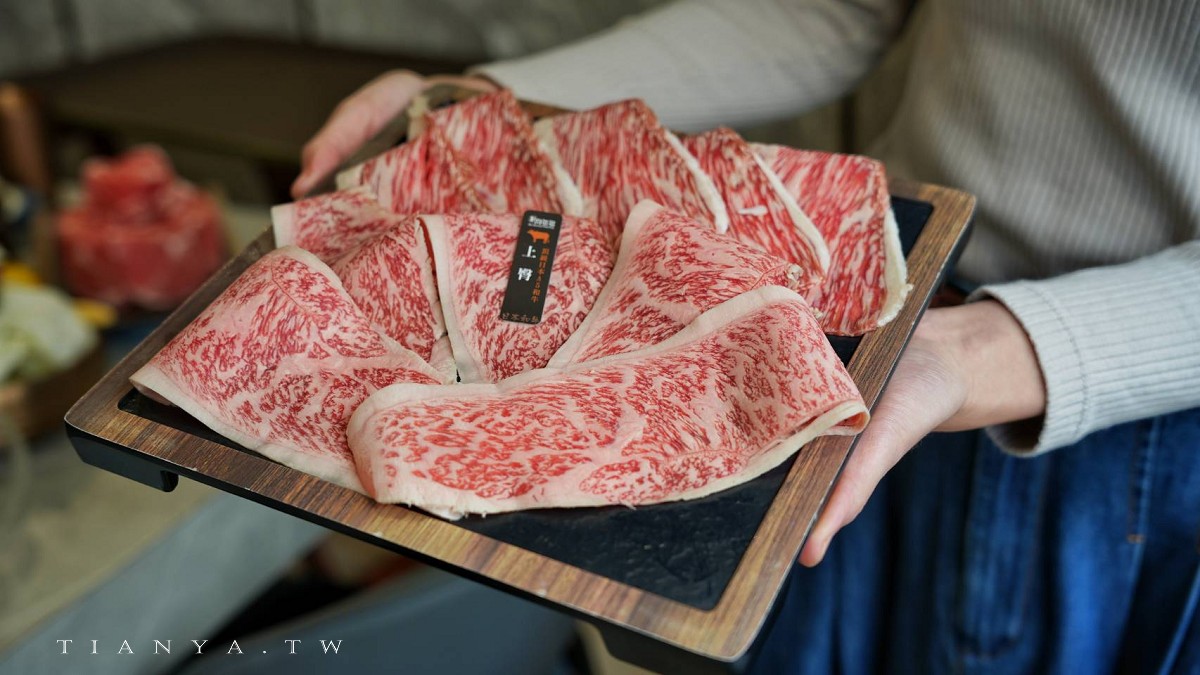 【新肉多多台北忠孝店】東區平日不限時高檔火鍋,專人剝蝦服務,累積消費點數兌換日本A5和牛 【新肉多多台北忠孝店】東區平日不限時高檔火鍋,專人剝蝦服務,累積消費點數兌換日本A5和牛