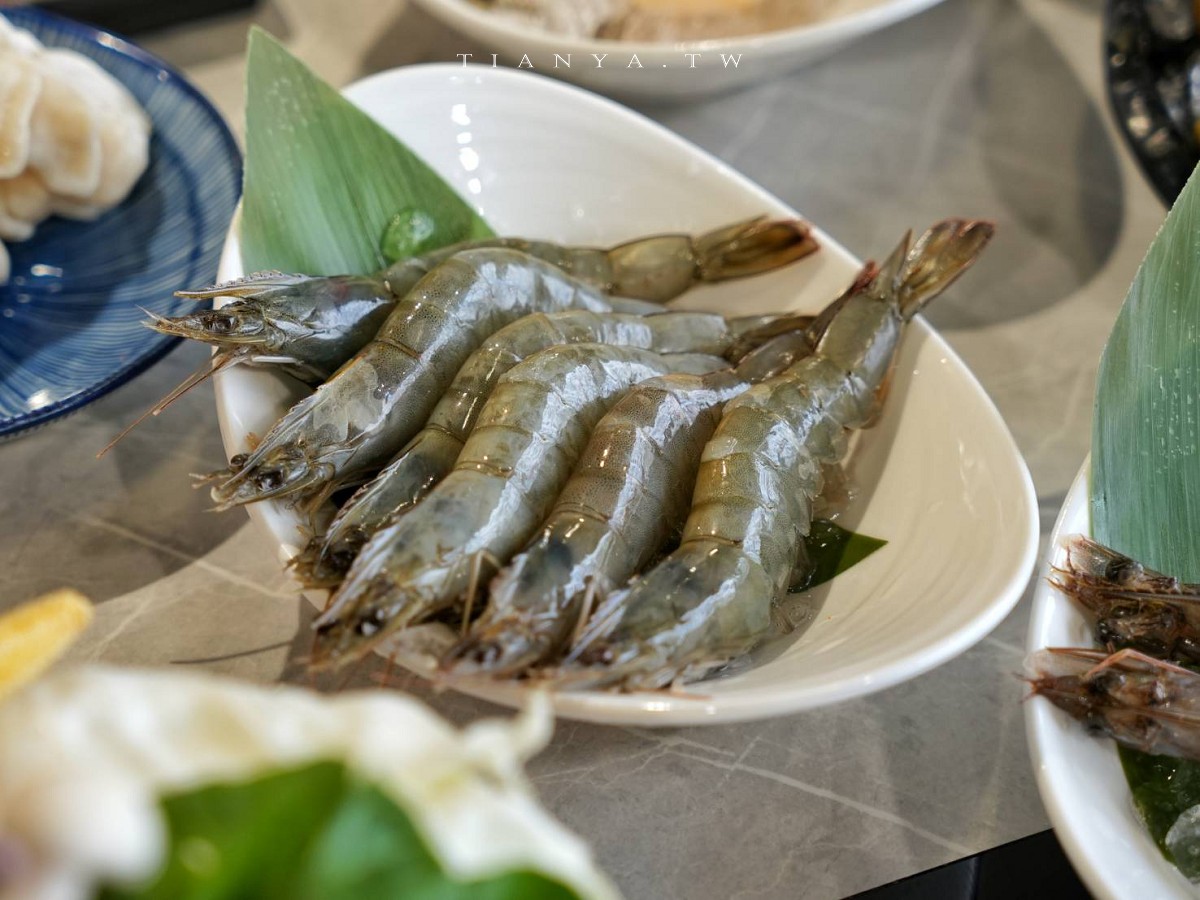 【新肉多多台北忠孝店】東區平日不限時高檔火鍋,專人剝蝦服務,累積消費點數兌換日本A5和牛 【新肉多多台北忠孝店】東區平日不限時高檔火鍋,專人剝蝦服務,累積消費點數兌換日本A5和牛