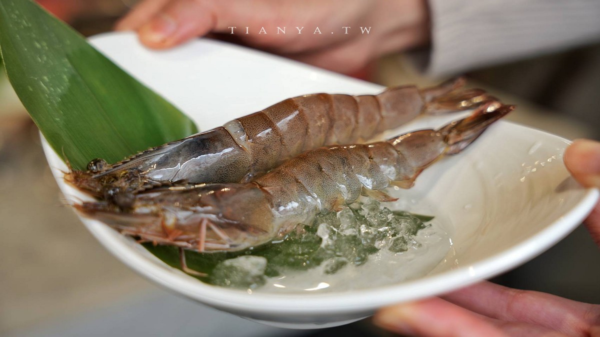 【新肉多多台北忠孝店】東區平日不限時高檔火鍋,專人剝蝦服務,累積消費點數兌換日本A5和牛 【新肉多多台北忠孝店】東區平日不限時高檔火鍋,專人剝蝦服務,累積消費點數兌換日本A5和牛