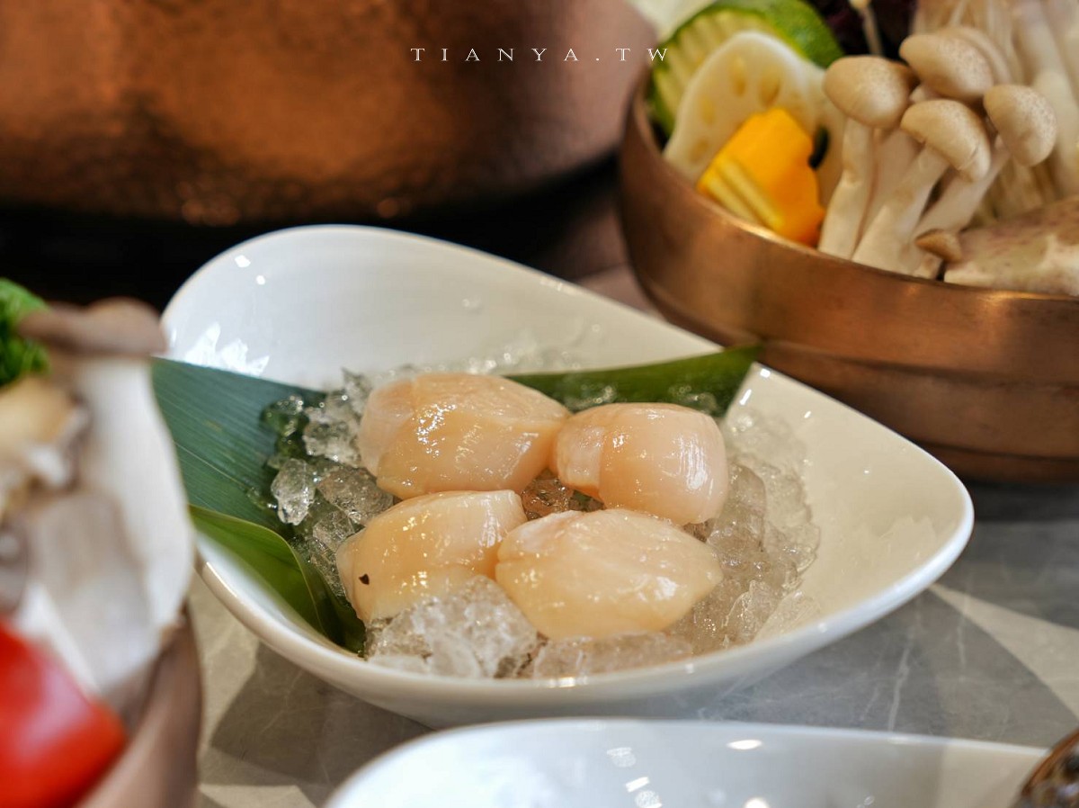 【新肉多多台北忠孝店】東區平日不限時高檔火鍋,專人剝蝦服務,累積消費點數兌換日本A5和牛 【新肉多多台北忠孝店】東區平日不限時高檔火鍋,專人剝蝦服務,累積消費點數兌換日本A5和牛