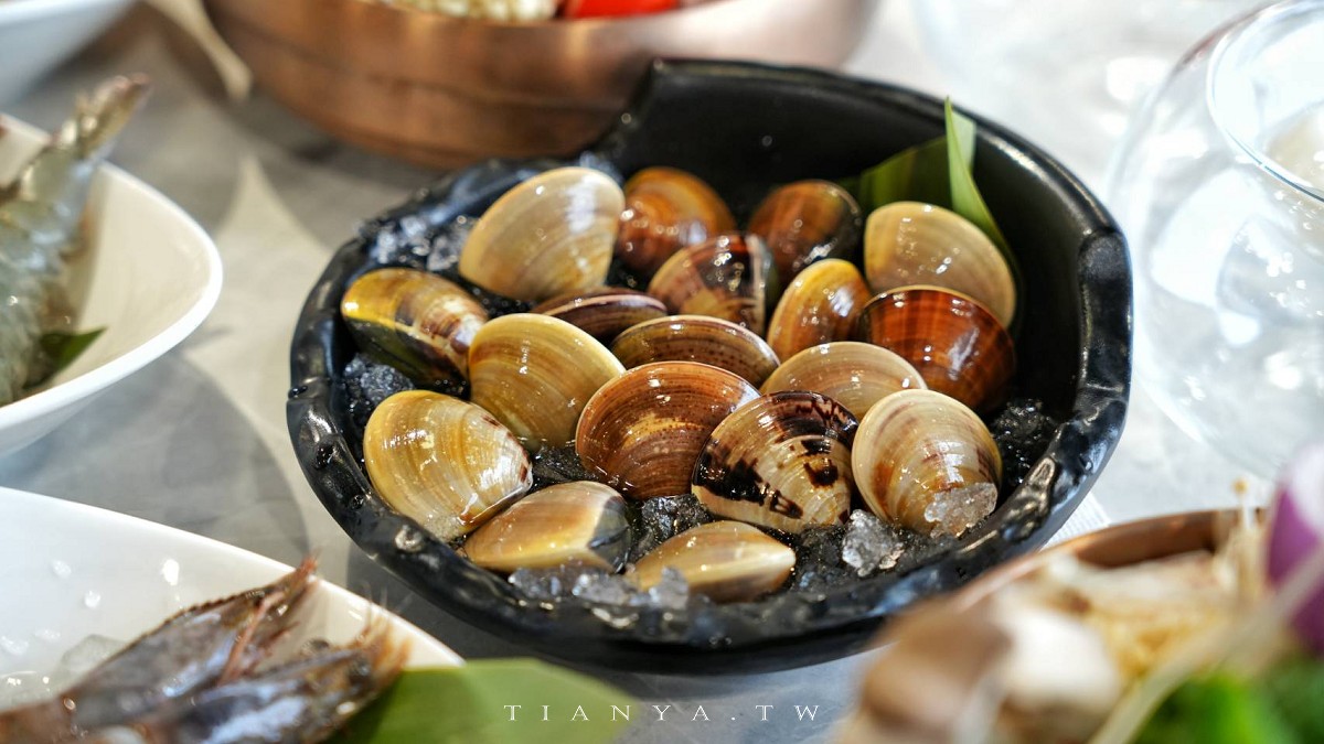 【新肉多多台北忠孝店】東區平日不限時高檔火鍋，專人剝蝦服務，累積消費點數兌換日本A5和牛