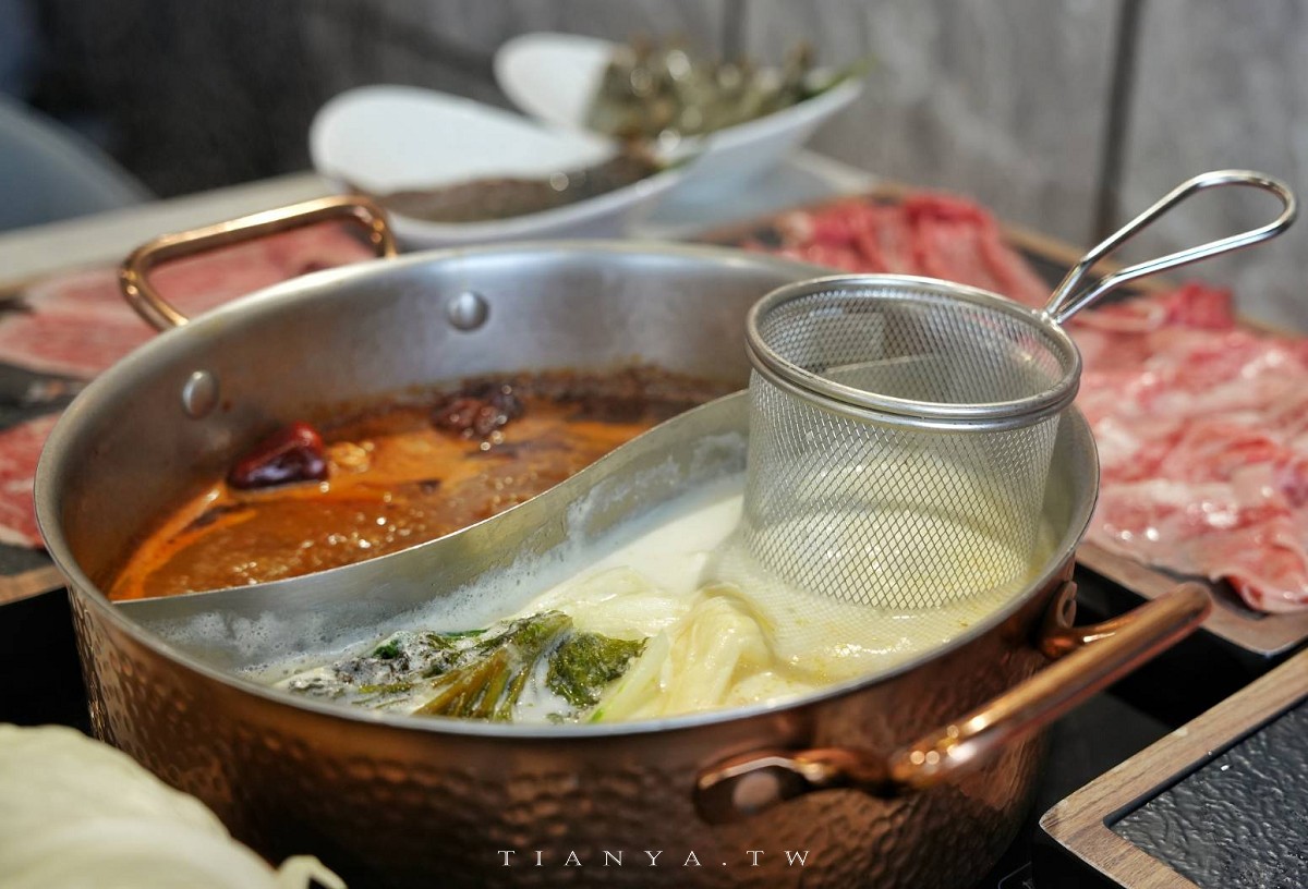 【新肉多多台北忠孝店】東區平日不限時高檔火鍋,專人剝蝦服務,累積消費點數兌換日本A5和牛 【新肉多多台北忠孝店】東區平日不限時高檔火鍋,專人剝蝦服務,累積消費點數兌換日本A5和牛