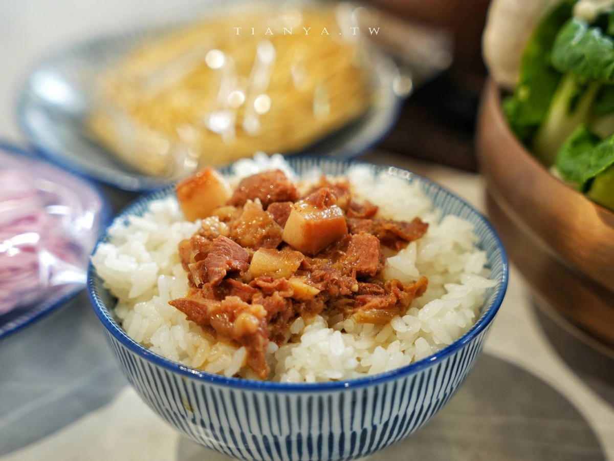 【新肉多多台北忠孝店】東區平日不限時高檔火鍋,專人剝蝦服務,累積消費點數兌換日本A5和牛 【新肉多多台北忠孝店】東區平日不限時高檔火鍋,專人剝蝦服務,累積消費點數兌換日本A5和牛