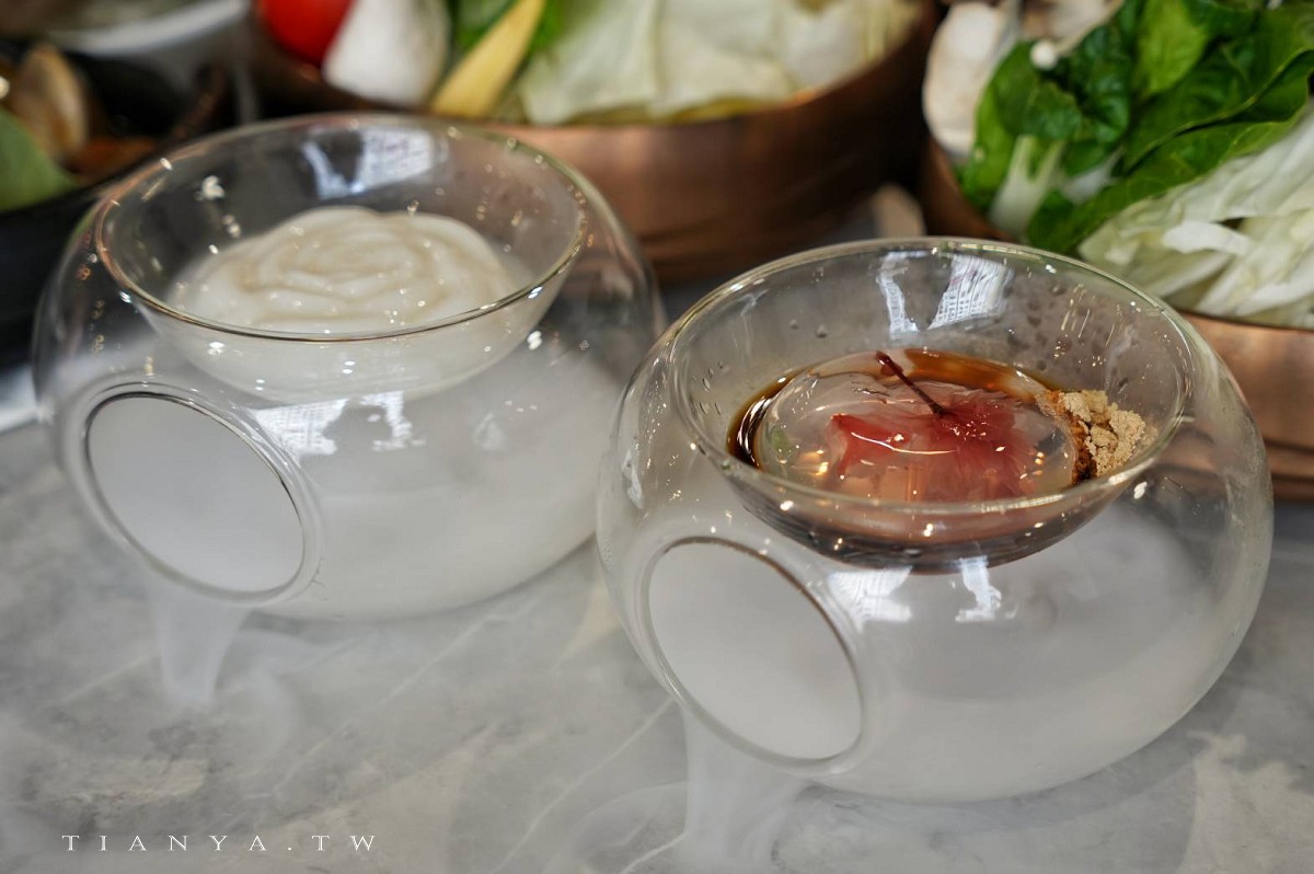 【新肉多多台北忠孝店】東區平日不限時高檔火鍋,專人剝蝦服務,累積消費點數兌換日本A5和牛 【新肉多多台北忠孝店】東區平日不限時高檔火鍋,專人剝蝦服務,累積消費點數兌換日本A5和牛