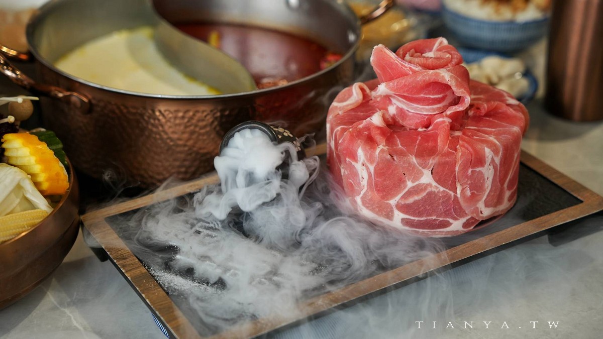 【新肉多多台北忠孝店】東區平日不限時高檔火鍋,專人剝蝦服務,累積消費點數兌換日本A5和牛 【新肉多多台北忠孝店】東區平日不限時高檔火鍋,專人剝蝦服務,累積消費點數兌換日本A5和牛