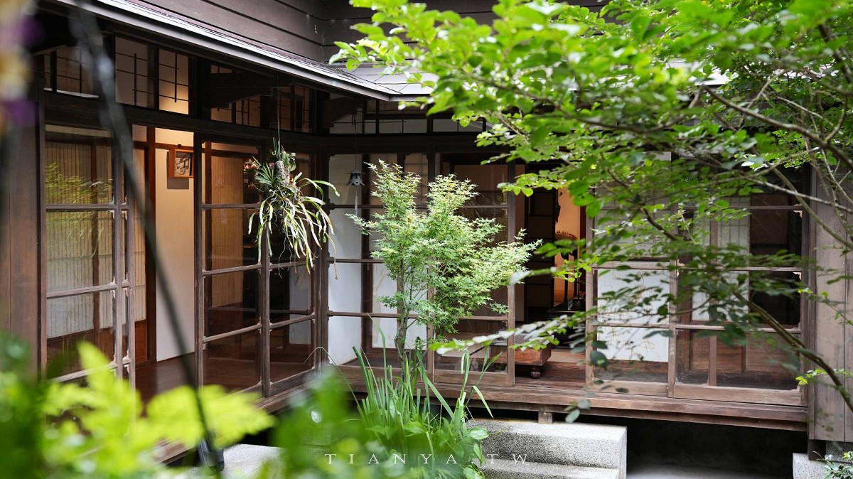 平溪景點推薦【一見菁桐】百年古蹟老宅，體驗古蹟導覽、無菜單料理、茶席與花藝手作