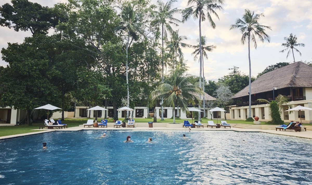 【Alila Manggis 曼格斯阿麗拉酒店】東峇里島秘境海景渡假村，全海景客房、椰林泳池、海濱SPA、日出瑜珈