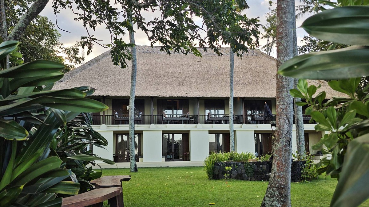 【Alila Manggis 曼格斯阿麗拉酒店】東峇里島秘境海景渡假村，全海景客房、椰林泳池、海濱SPA、日出瑜珈