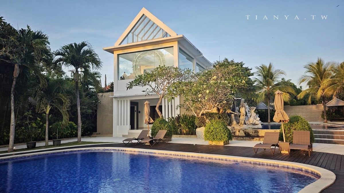 【Luxotic Private Villa & Resort】峇里島私人泳池 Villa 推薦，一泊二食、漂浮早餐、SPA完整開箱