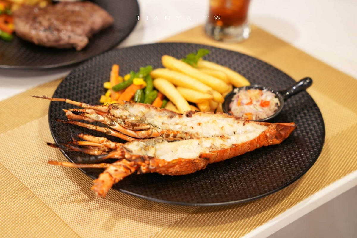 【Luxotic Private Villa & Resort】峇里島私人泳池 Villa 推薦，一泊二食、漂浮早餐、SPA完整開箱