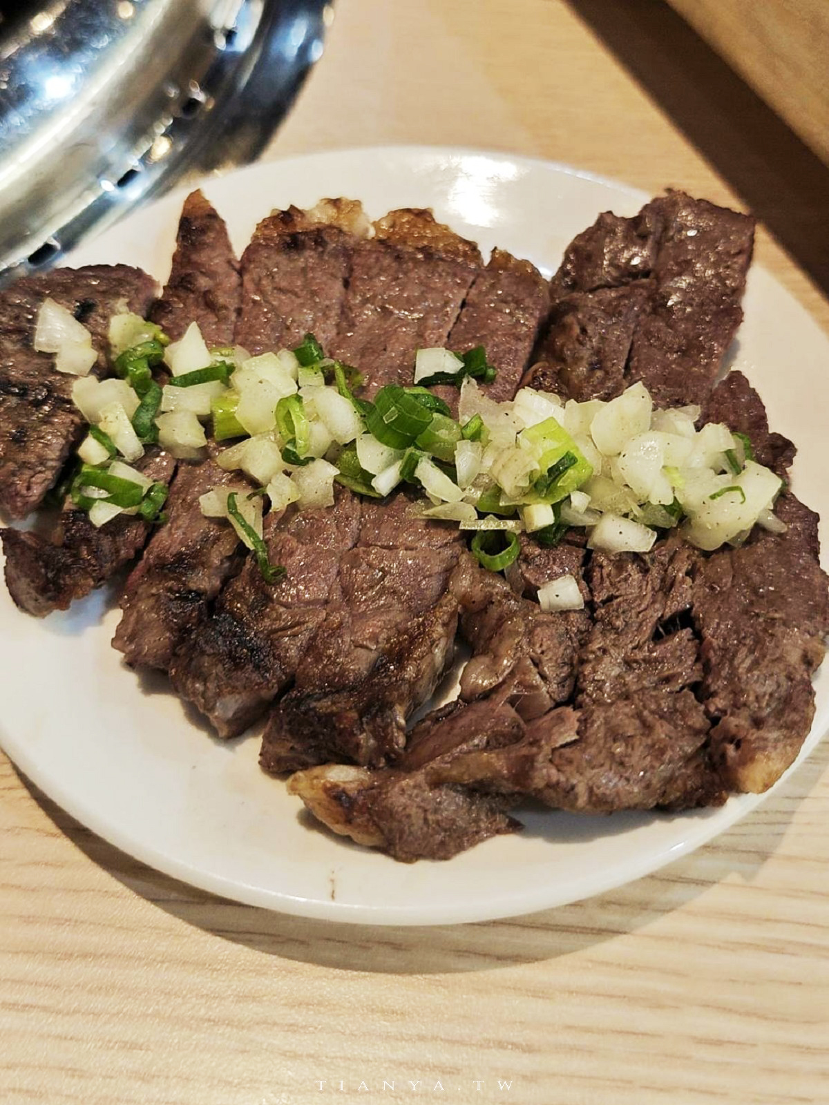 【燒肉道】全台首創軌道送餐吃到飽，789元起頂級海陸火烤兩吃大滿足，和牛、海鮮無限量供應
