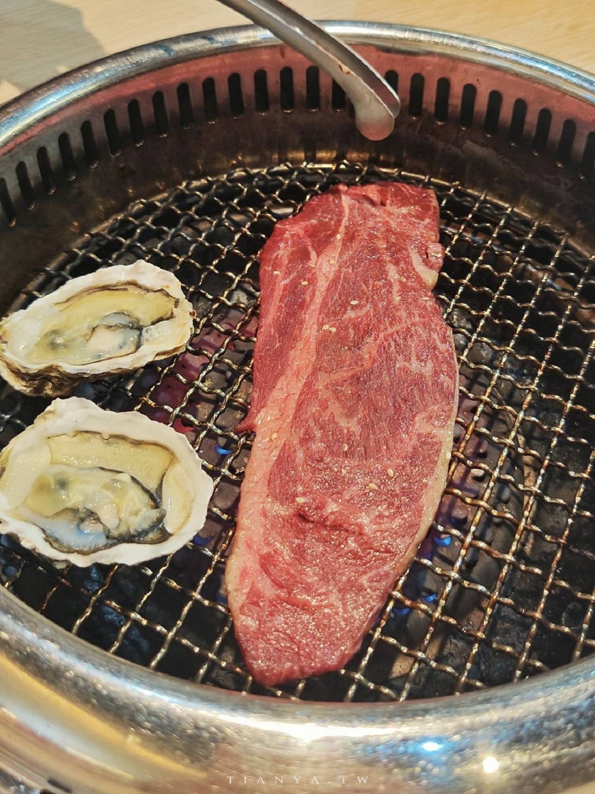 【燒肉道】全台首創軌道送餐吃到飽，789元起頂級海陸火烤兩吃大滿足，和牛、海鮮無限量供應