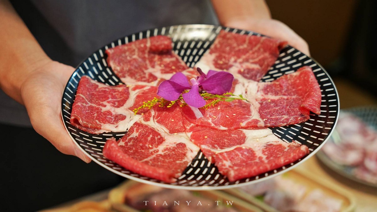 【燒肉道】全台首創軌道送餐吃到飽，789元起頂級海陸火烤兩吃大滿足，和牛、海鮮無限量供應