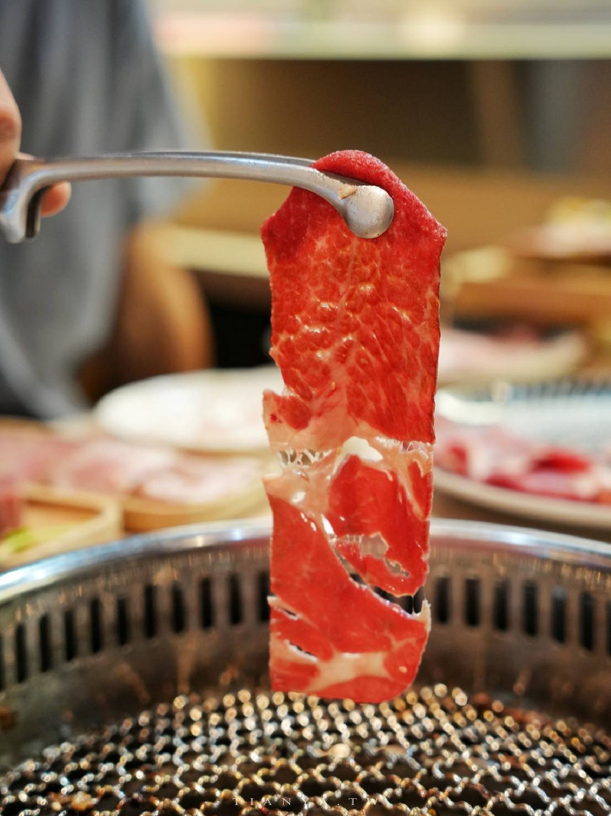 【燒肉道】全台首創軌道送餐吃到飽，789元起頂級海陸火烤兩吃大滿足，和牛、海鮮無限量供應
