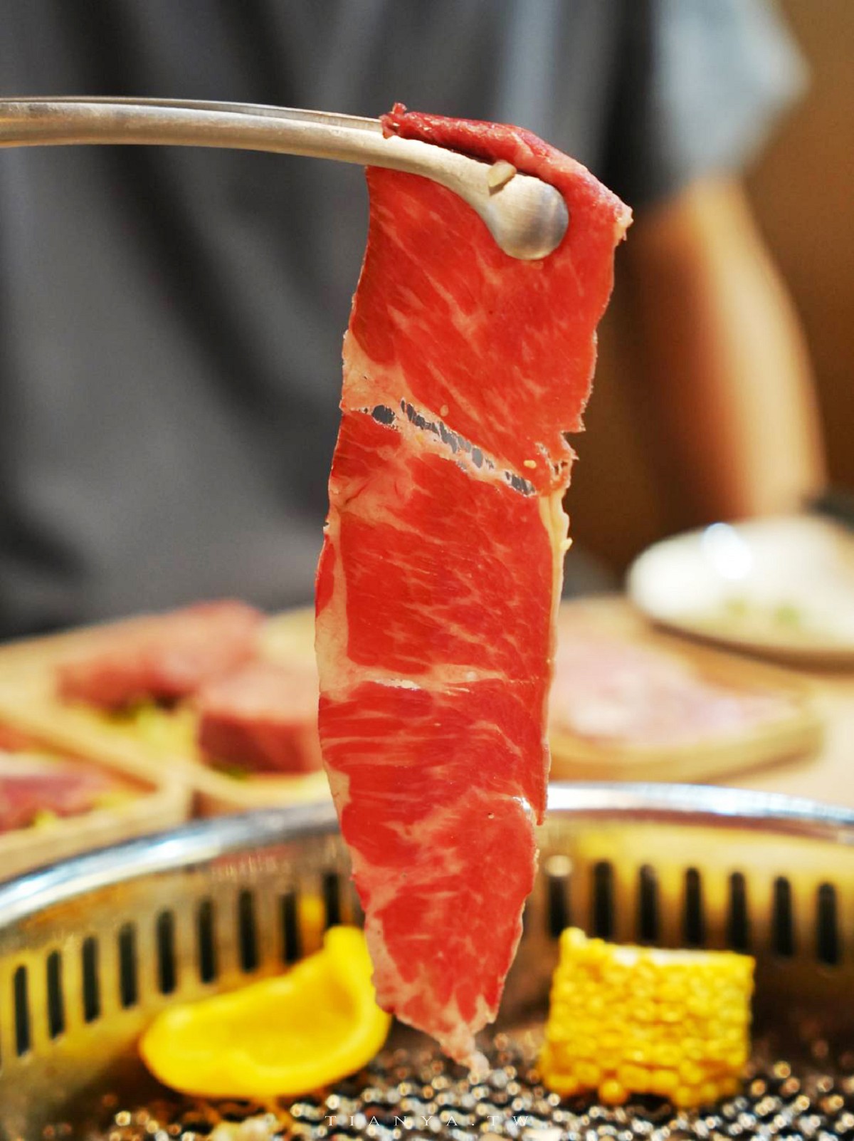 【燒肉道】全台首創軌道送餐吃到飽，789元起頂級海陸火烤兩吃大滿足，和牛、海鮮無限量供應