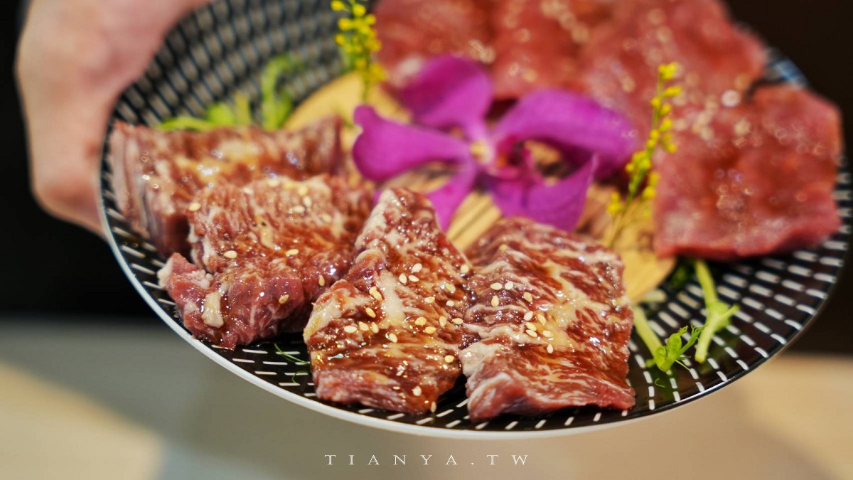 【燒肉道】全台首創軌道送餐吃到飽，789元起頂級海陸火烤兩吃大滿足，和牛、海鮮無限量供應